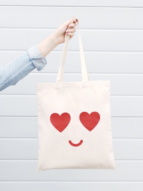 Чанта от платно с лице от сърца и усмивка 
