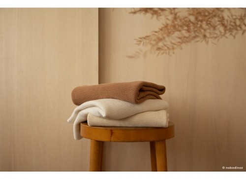 Натурално плетено бебешко одеяло - бисквита