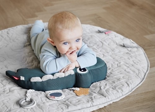 Бебешка играчка/възглавница за упражнения на корем - Кроко зелен