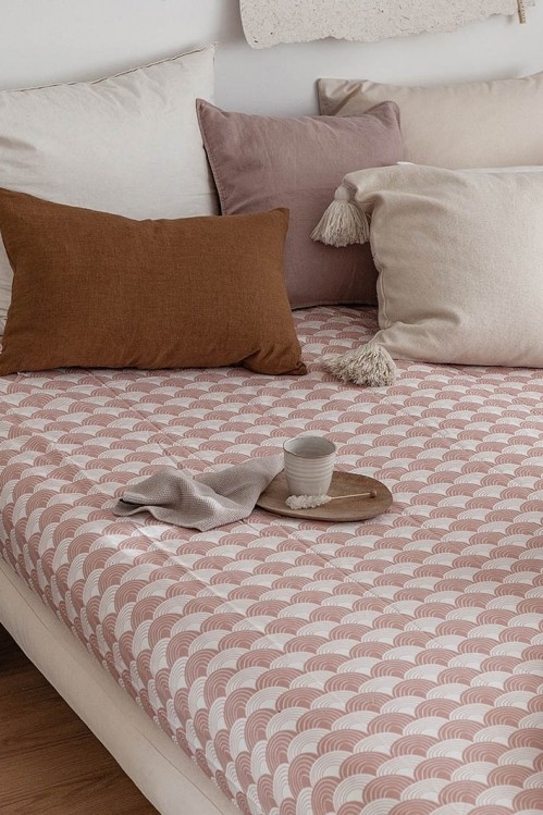 Памучен чаршаф за детско креватче - дега, бледо розово