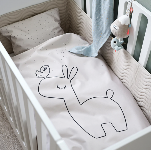 Ватиран обиколник за бебешко легло с връзки - вълни, пудра
