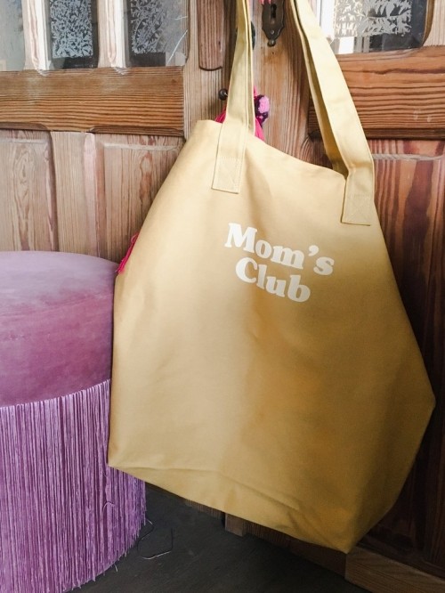 "Mom's Club" чанта в цвят мляко с какао