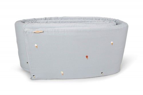 Embroidered bed bumper Cool Summer – pearl blue