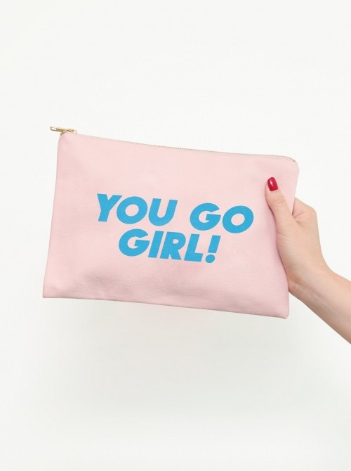 "You Go Girl" - голям несесер-чанта от естествено розово платно